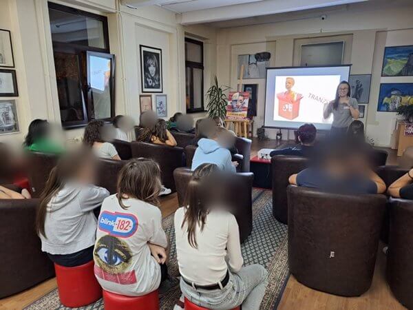 M 560246885 122183311880591122 7305597441926687316 N